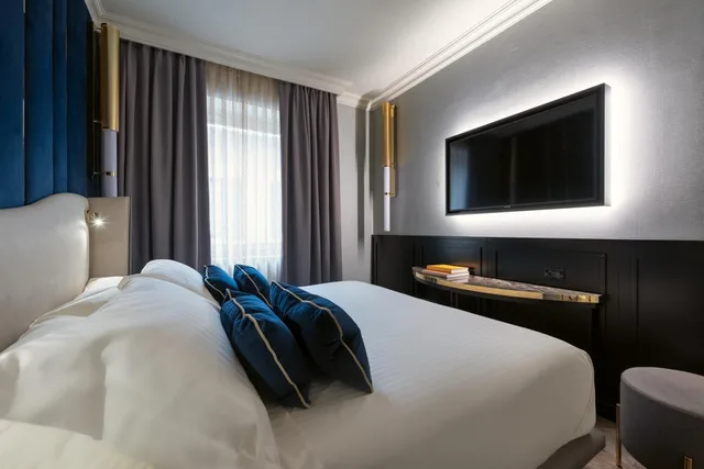 غرفة بريميوم بسرير كوين، Milano 2/8