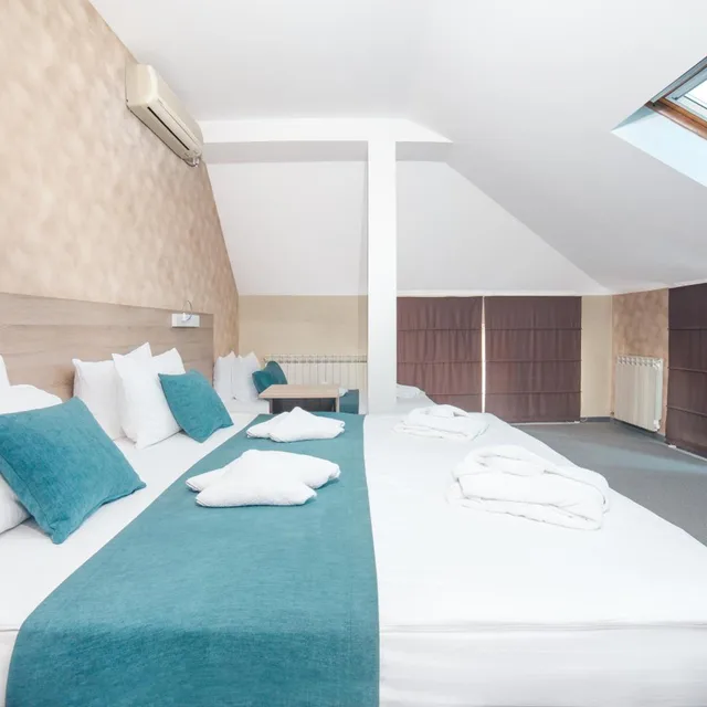 غرفة ثلاثية، Hotel Mint 2/7