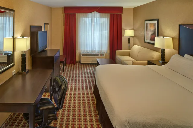 Leisure, King Bed, Holiday Inn Jacksonville E 295 Baymeadows 2/5