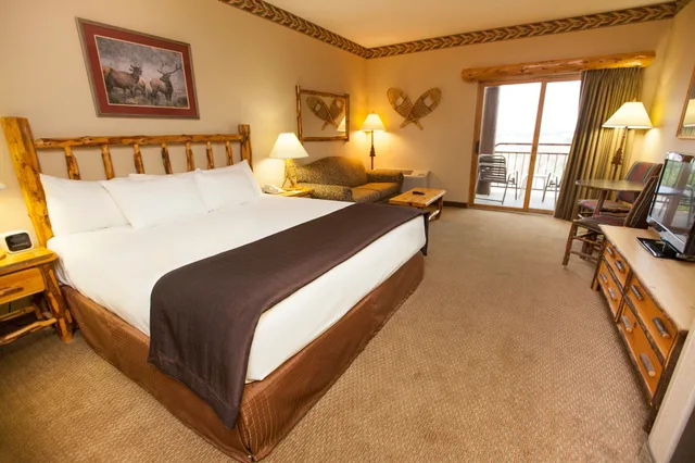 Studio, Suite, King Bed, Sofa, Great Wolf Lodge Cincinnati/Mason 1/5