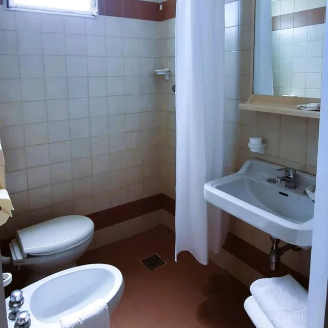 غرفة عائلية بشرفة، HOTEL PARIOLI 1/3