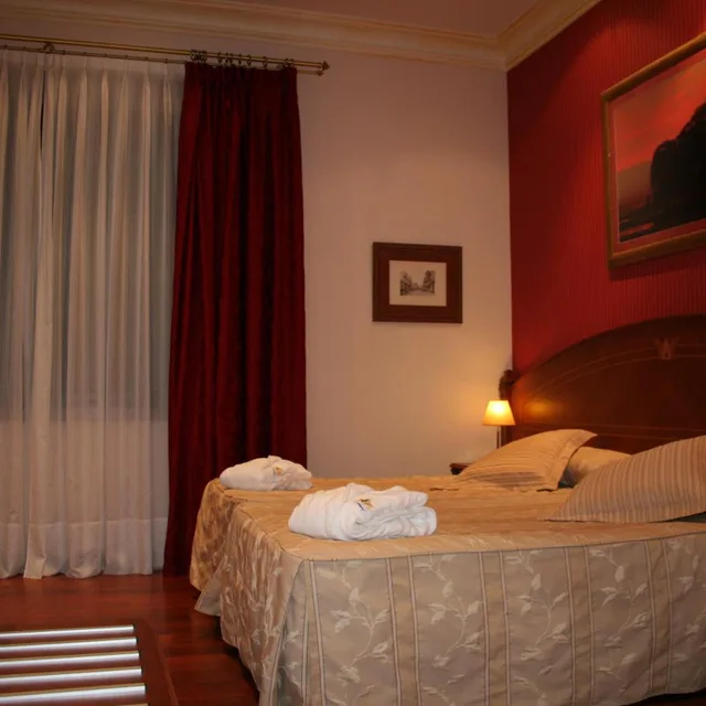 Room, Twin Beds, Accessible, Hotel Palacio De La Magdalena 3/10