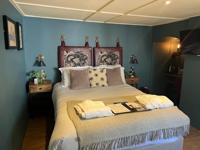 غرفة بريميوم بسرير كينج، Castle Inn 1/1