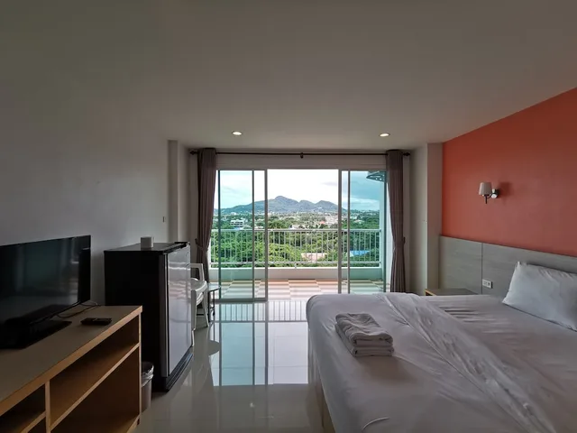 غرفة سوبيريور بسرير كينج، The Base Hua Hin 2/5