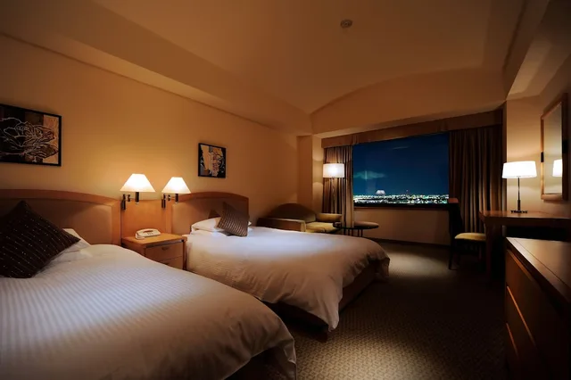 غرفة بسريرين منفصلين مع أريكة للمدخنين، URAWA ROYAL PINES HOTEL 1/2