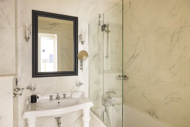 غرفة عائلية رباعية بسريرين كوين، Pavillon Faubourg Saint-Germain & Spa 6/6