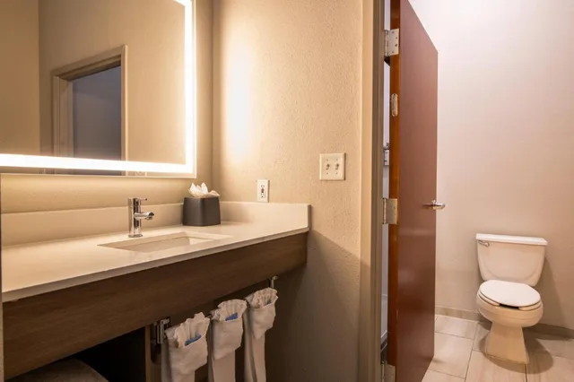 Suite, 2 Queen Beds, Sofa, Holiday Inn Express Hotel Suites College Station 9/9