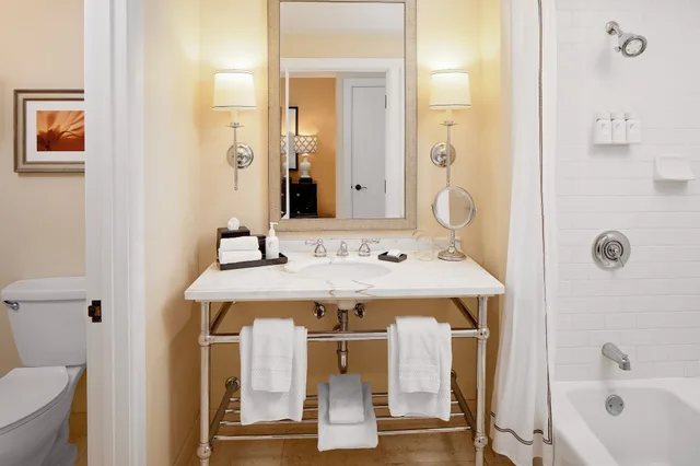 Estate, 2 Queen Beds, Garden View, Accessible، Estancia La Jolla Hotel And Spa 6/8