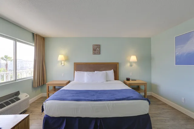 Standard, King Bed, Beachview Inn Clearwater Beach 1/6