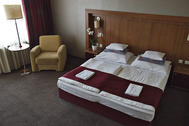 Standard, Double Bed, Caramell 3/5