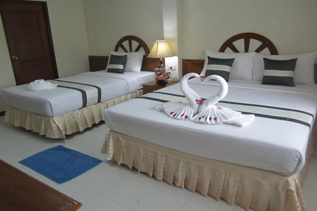غرفة ثلاثية بسرير مزدوج وسرير فردي، Natacha Hotel 1/4