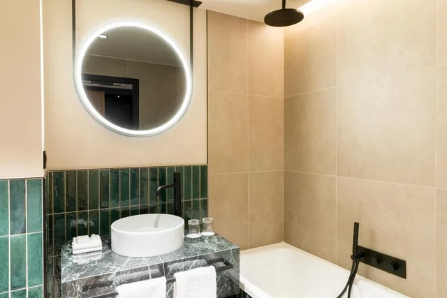 غرفة مفردة بسرير كوين، Le Parchamp, Paris Boulogne, a Tribute Portfolio Hotel 5/6