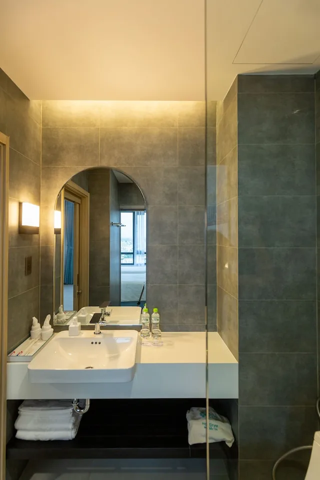 غرفة ديلوكس بسرير كينج بإطلالة على المدينة، Odin Hotel Quy Nhon 7/7