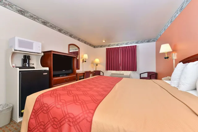 غرفة قياسية بسرير كينج، Econo Lodge Inn & Suites Corning Travel Center 3/4