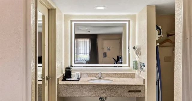 غرفة قياسية بسريرين كوين، Best Western Roseville Inn 8/10