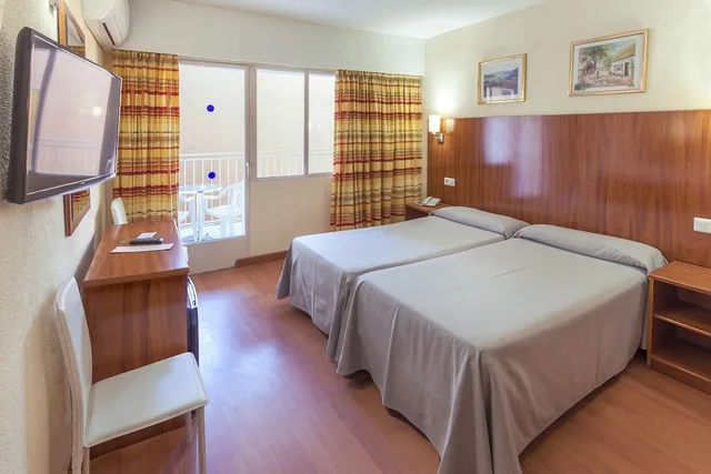Essential, Twin Beds، Port Vista Oro 3/9