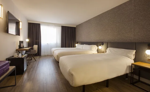 غرفة ثلاثية بإطلالة على الفناء، Yomo Centric Hotel 1/6