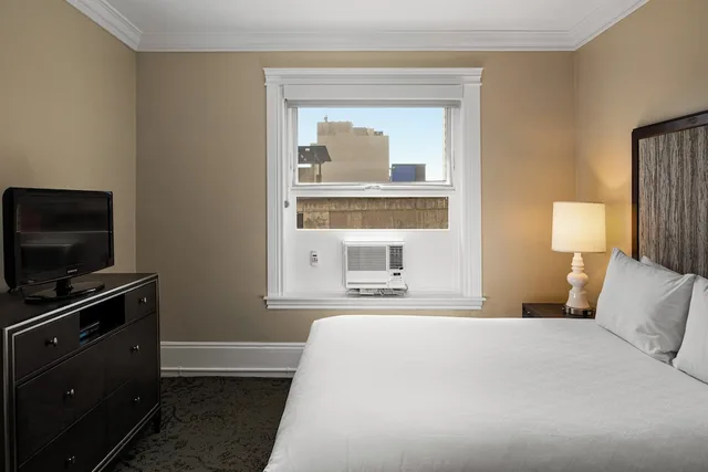 استوديو بسرير كوين، WorldMark San Francisco 3/8