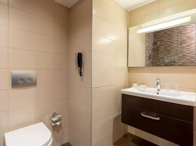 غرفة سوبيريور بسرير كينج بشرفة، Occidental Taksim Hotel 5/5
