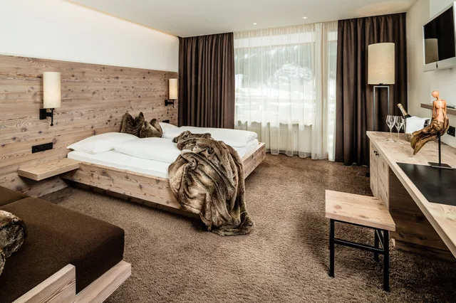 غرفة سوبيريور بسرير كوين مع أريكة، Art Hotel Anterleghes 1/2
