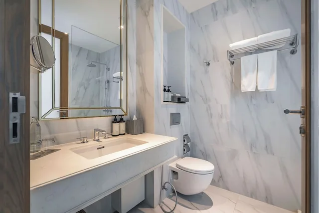 جناح بسرير كينج وسرير كوين بإطلالة على الحديقة بشرفة بغرفتي نوم، MUU Bangkok Hotel 5/8