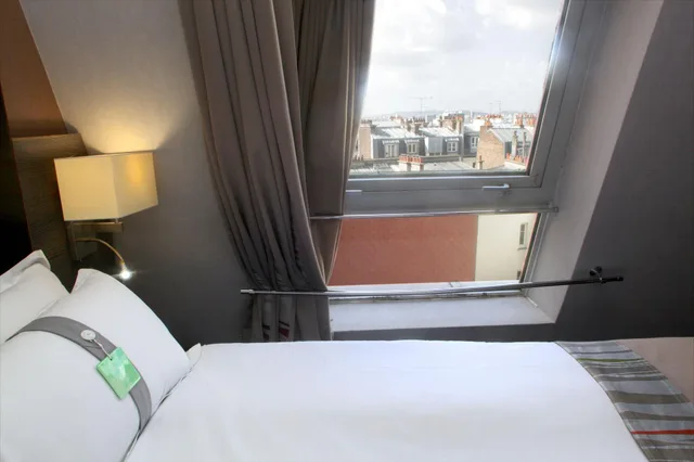 Suite, Multiple Beds، Holiday Inn Paris - Montmartre 4/9
