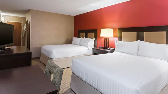 غرفة قياسية بسريرين كوين، Holiday Inn Express Charleston-Civic Center 5/7