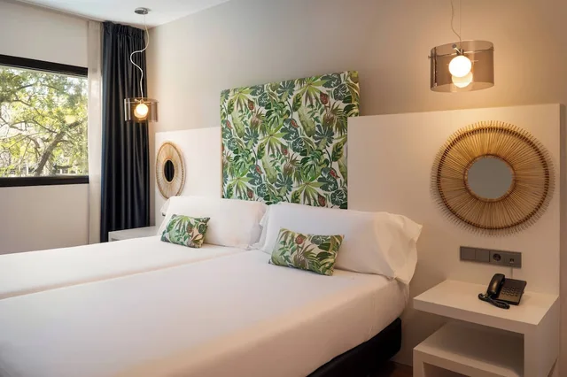 غرفة مفردة بسريرين منفصلين، Hotel Catalonia Malaga 3/7