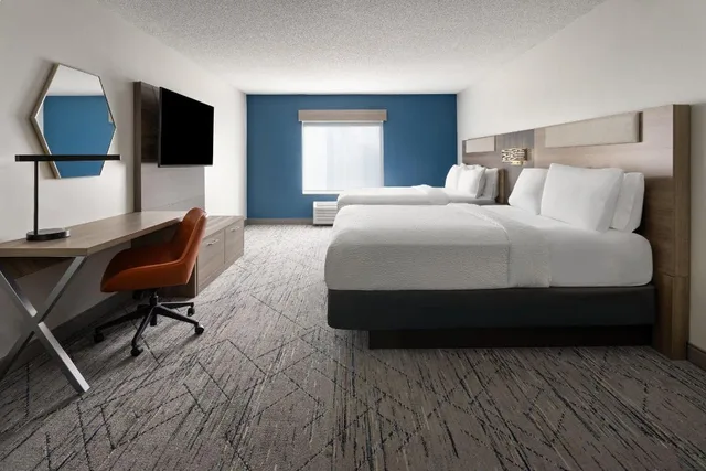 جناح بسريرين كوين مع أريكة لذوي الإعاقة، Holiday Inn Express Hotel Suites Meriden 2/2