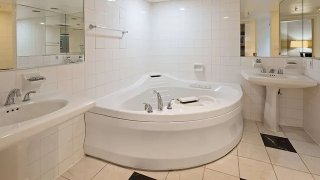 جناح بسرير كينج بحوض جاكوزي، Best Western Atlantic City Hotel 7/7