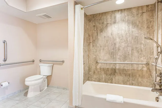 1 Bedroom 1 King Suite Accessible Tub، Hilton Vacation Club Ridge on Sedona 3/4