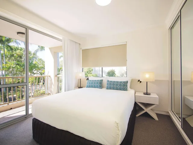 2 Bedrooms, Apartment, Queen and Twin Beds, Oaks Sunshine Coast Oasis Resort 2/3