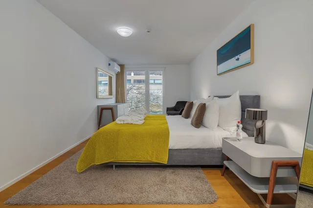 شقة فاخرة بسريرين كينج بغرفتي نوم مع أريكة، Swiss Hotel Apartments Interlaken 8/10