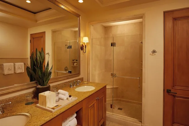 بنغل بسريرين كوين بإطلالة على البحر بشرفة، The Resort At Pelican Hill 2/4
