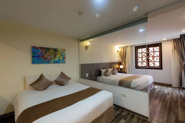 جناح عائلي بسرير كينج وسرير كوين بغرفتي نوم مع أريكة، Lacasa Sapa Hotel (Ex. Hoang Ha Sapa Hotel) 4/10