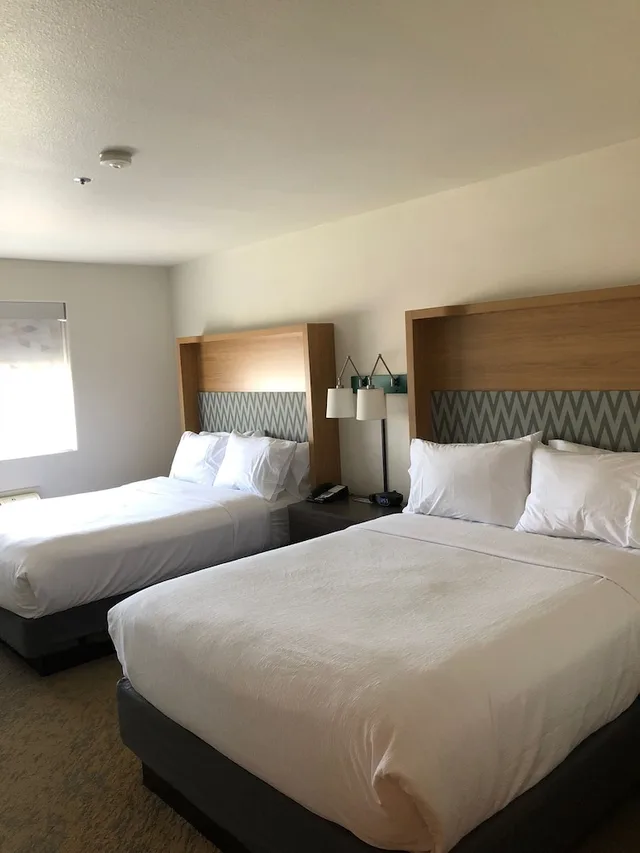 غرفة قياسية بسريرين كوين، Holiday Inn Selma-Swancourt 4/6