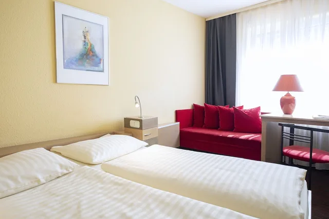 Economy, Double Bed, Hotel Luneburger Heide 1/10