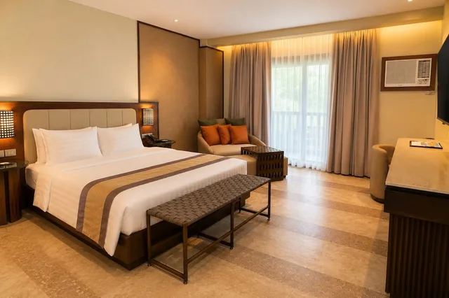 غرفة بريميوم بسرير كينج بإطلالة على المسبح بغرفة نوم واحدة، Coron Westown Resort 10/10