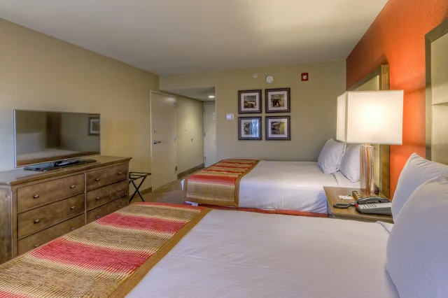 Room, 2 Queen Beds, Accessible, La Quinta Inn Suites Pigeon Forge 10/10