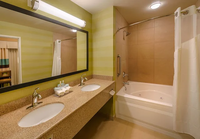 غرفة قياسية بسرير كينج، Holiday Inn Express Hotel & Suites Red Bluff-South Redding Area 3/3