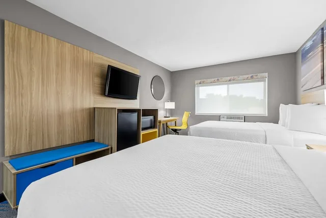 غرفة بسريرين كوين، Days Inn by Wyndham La Crosse 1/10