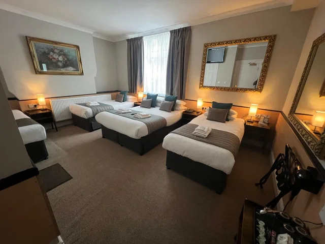 غرفة عائلية، Tudor Court Hotel 1/10