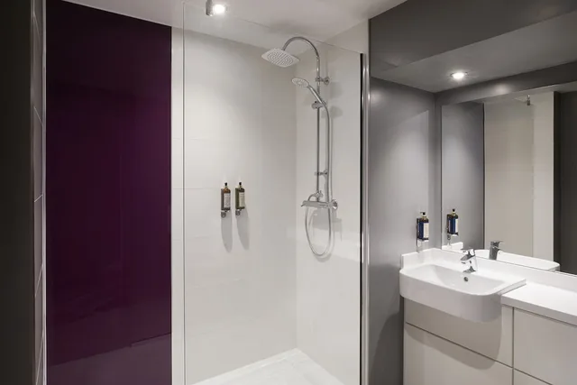 غرفة سوبيريور بسرير كينج، Premier Inn Uttoxeter 2/2