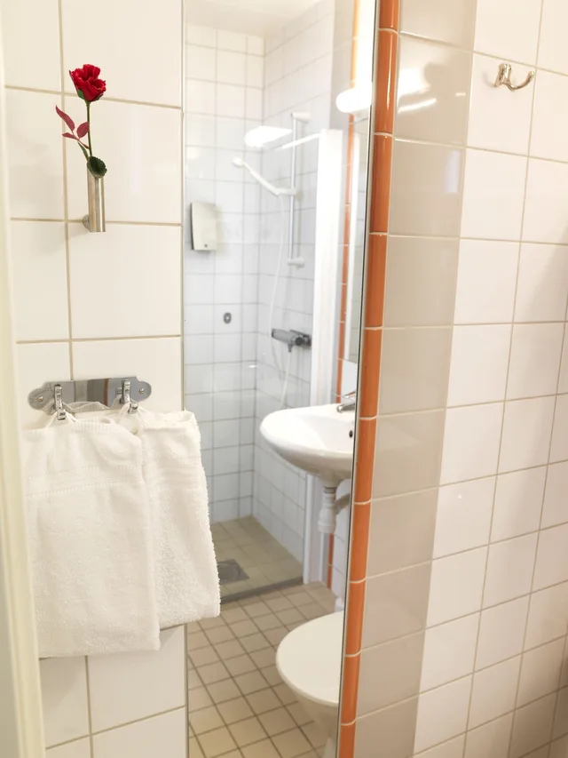 غرفة بسريرين منفصلين، Maude Apos S Hotel Enskede 4/4