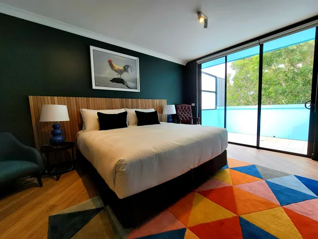 Blue, Suite, King Bed, Balcony، The Blue Hotel Bondi 1/2