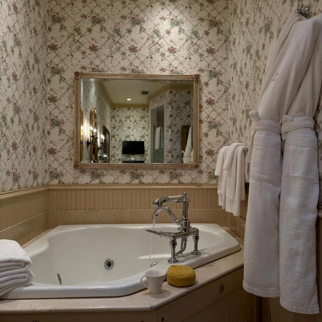 Garden Villa, English، The Chanler at Cliff Walk 3/6