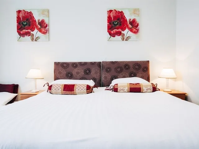 غرفة بسرير كينج، Cliff Hall Hotel 1/5