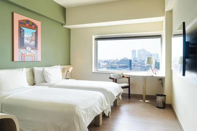 غرفة سوبيريور بسرير كوين، Artotel Harmoni Jakarta 5/8