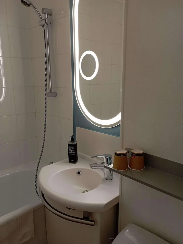 غرفة قياسية بسرير مزدوج، Hotel Ibis Fourmies 8/8