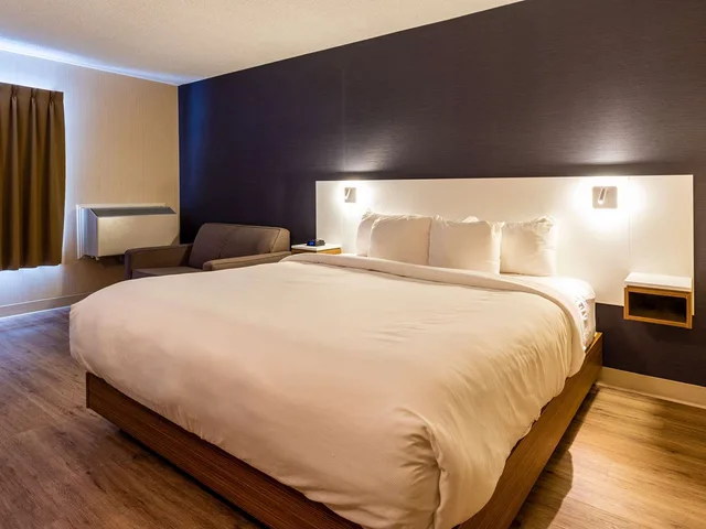 غرفة بسرير كينج، Comfort Inn Rouyn Noranda 1/7